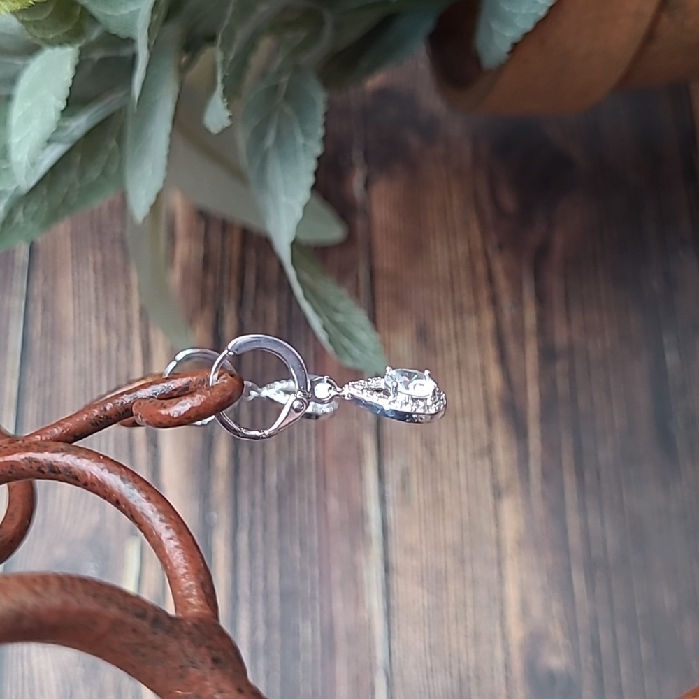 NIB SILVER WHITE TOPAZ DANGLE EARRINGS - Picture 3 of 7